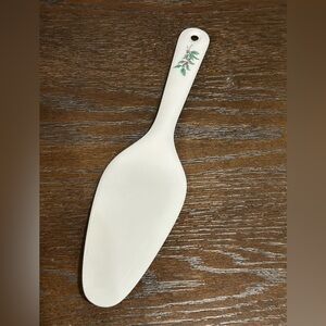 Nikko Christmastime White Ceramic Cake Server 10”